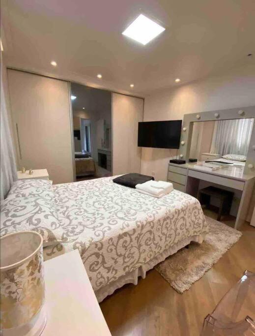 Casa Maravilhosa E Completa, Otima Localizacao *